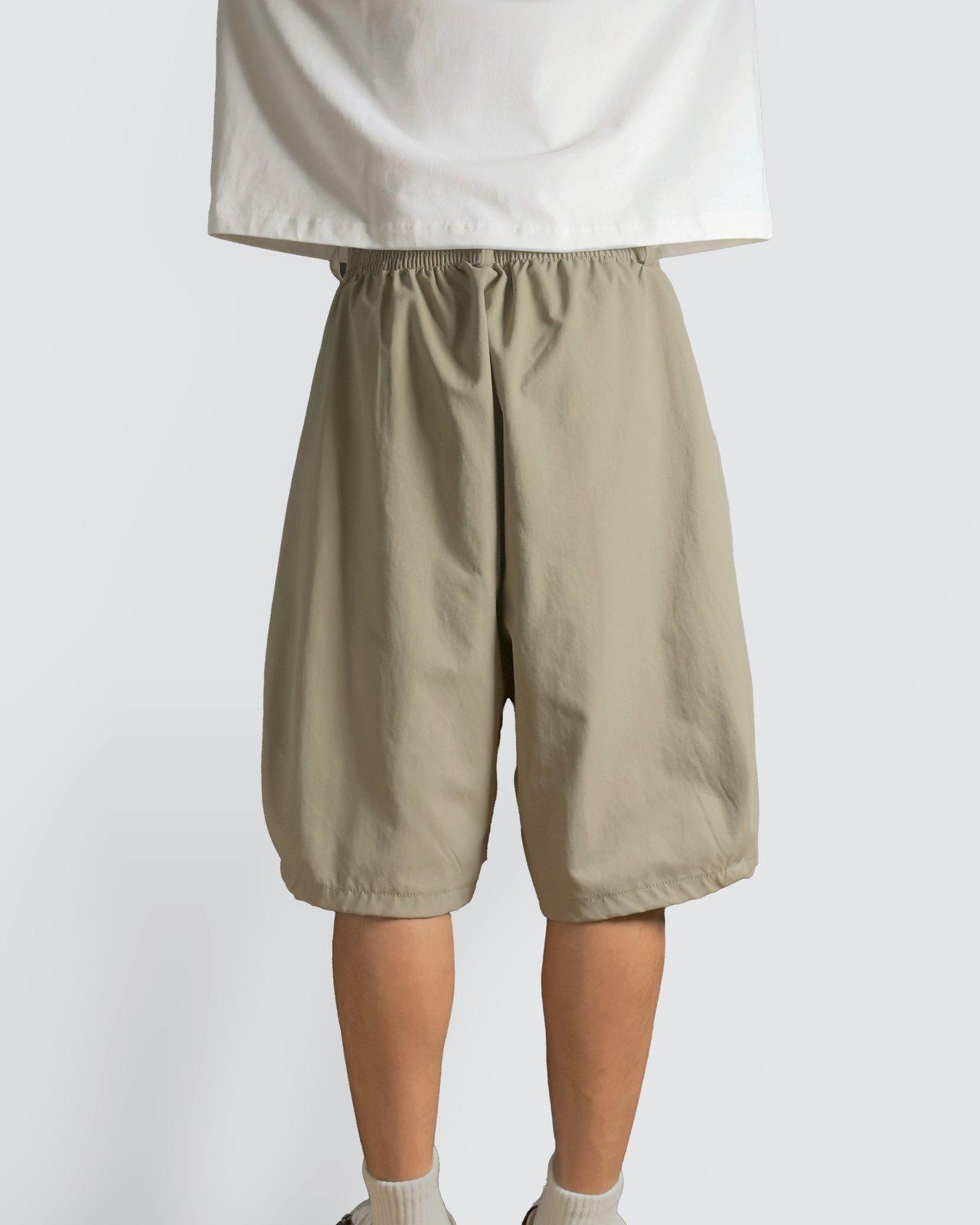 Pleated Wide Tailored Shorts: Waistband